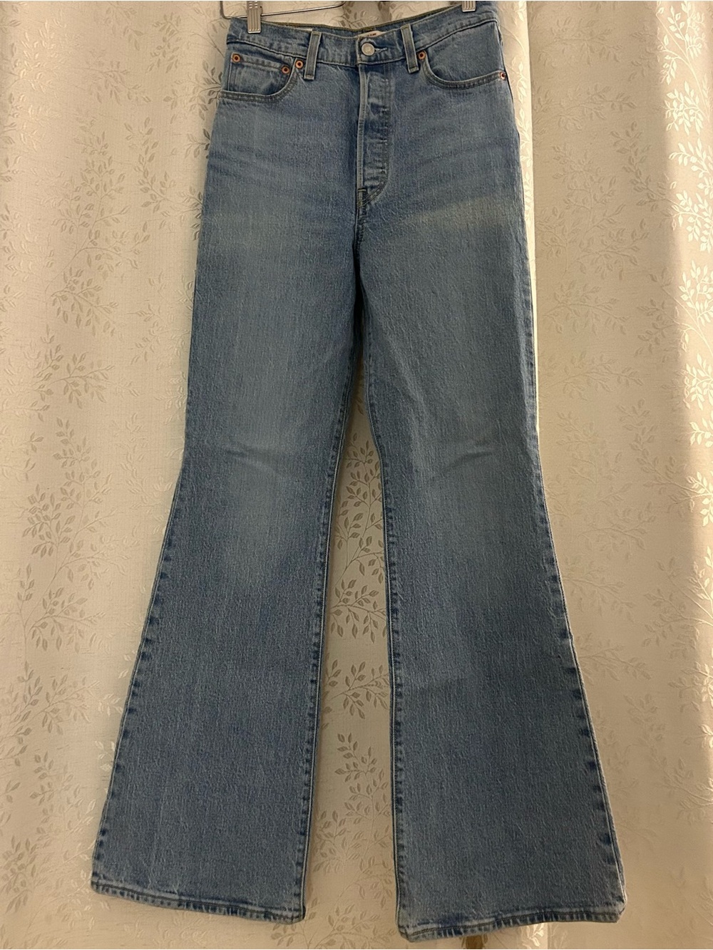 Levi’s Ribcage Flare Jeans